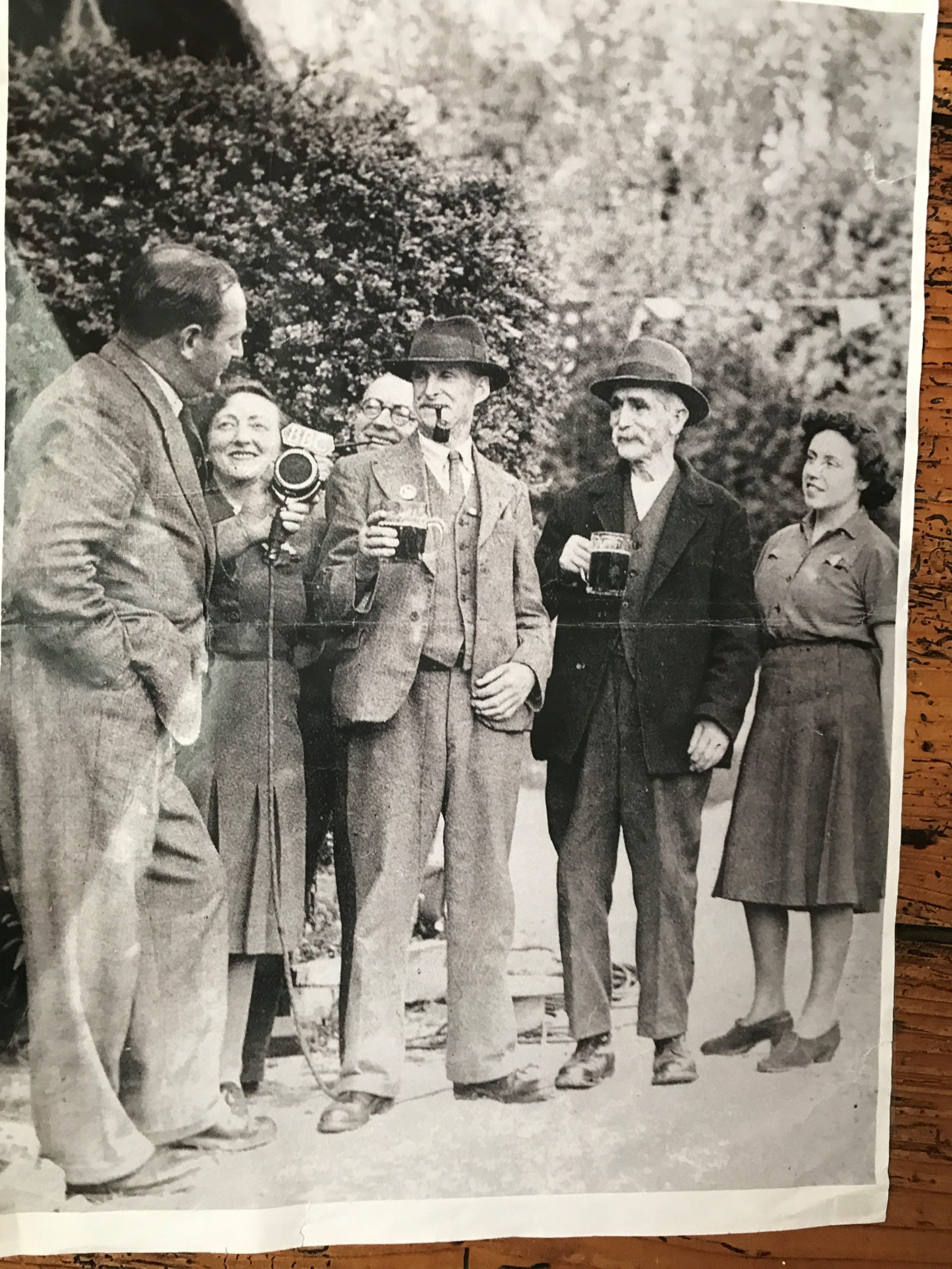Ralph Wightman on VE Day outside New Inn being recorded for BBC broadcast scaled