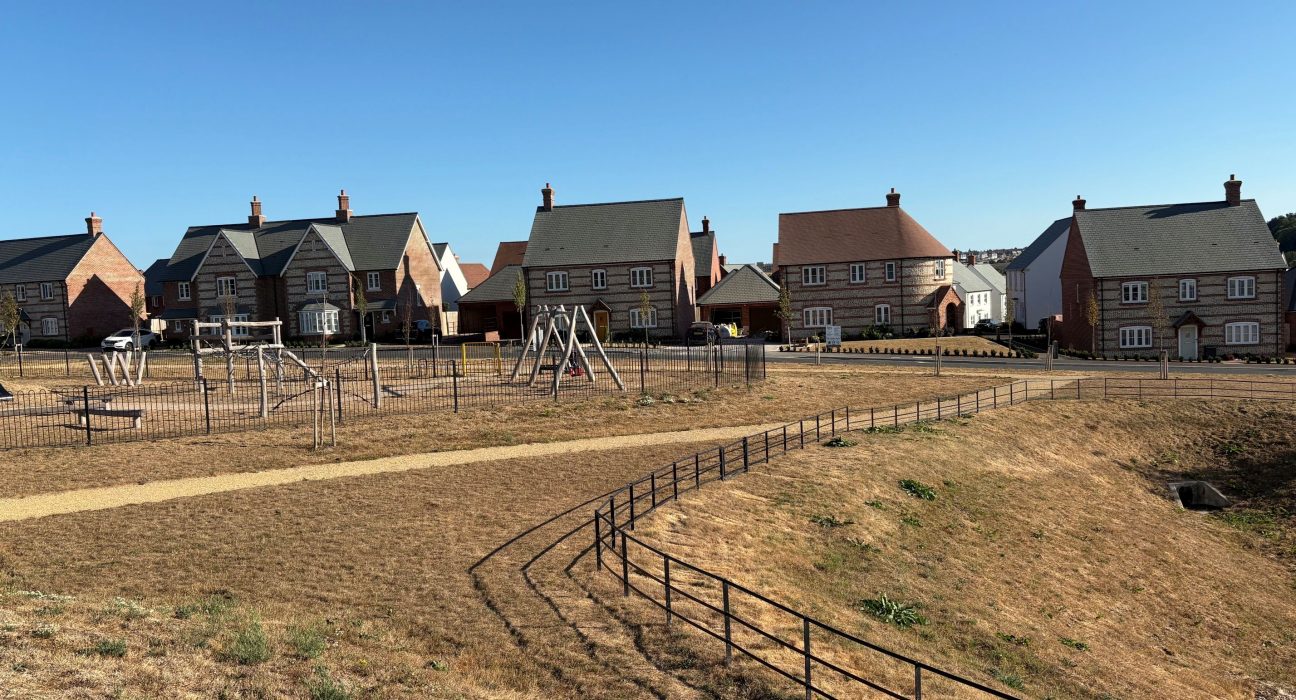 Playpark basin and fence