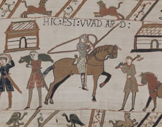 Section of the Bayeux Tapestry showing Norman knight Wadard of Bayeux on horseback, with the Latin inscription HIC EST WADARD